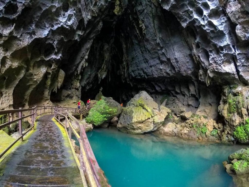 🦇 7 Best Places to Visit in Quang Binh: Top Attractions & Cave Guide 4 Dark Cave & Chay River (Hang Tối & Sông Chày)