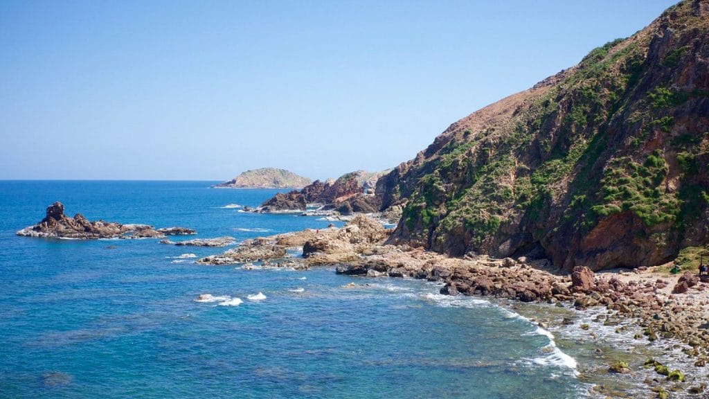 Eo Gio (The Strait of Wind / Eo Gió)