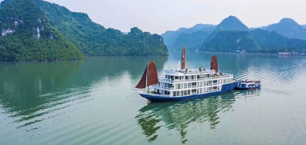 Cẩm nang du lịch Vịnh Hạ Long toàn diện: Du thuyền, lịch trình và lời khuyên 2 cẩm nang du lịch vịnh Hạ Long