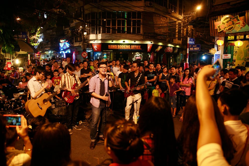 Hanoi 2 Day Itinerary 2026: 10 Best Attractions & Travel Guide MAP 9 Hoan Kiem Walking Street