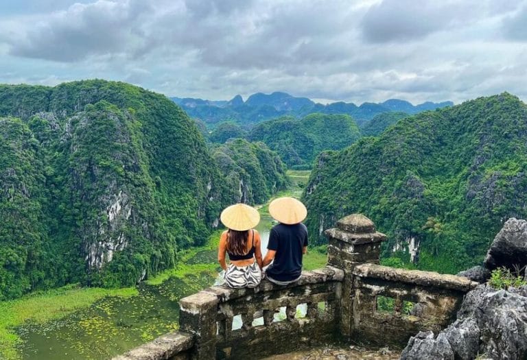 🏛️ Ninh Bình nổi tiếng về điều gì? 7 lý do hàng đầu để ghé thăm (Hướng dẫn năm 2026) 7 Ninh Bình nổi tiếng về điều gì?