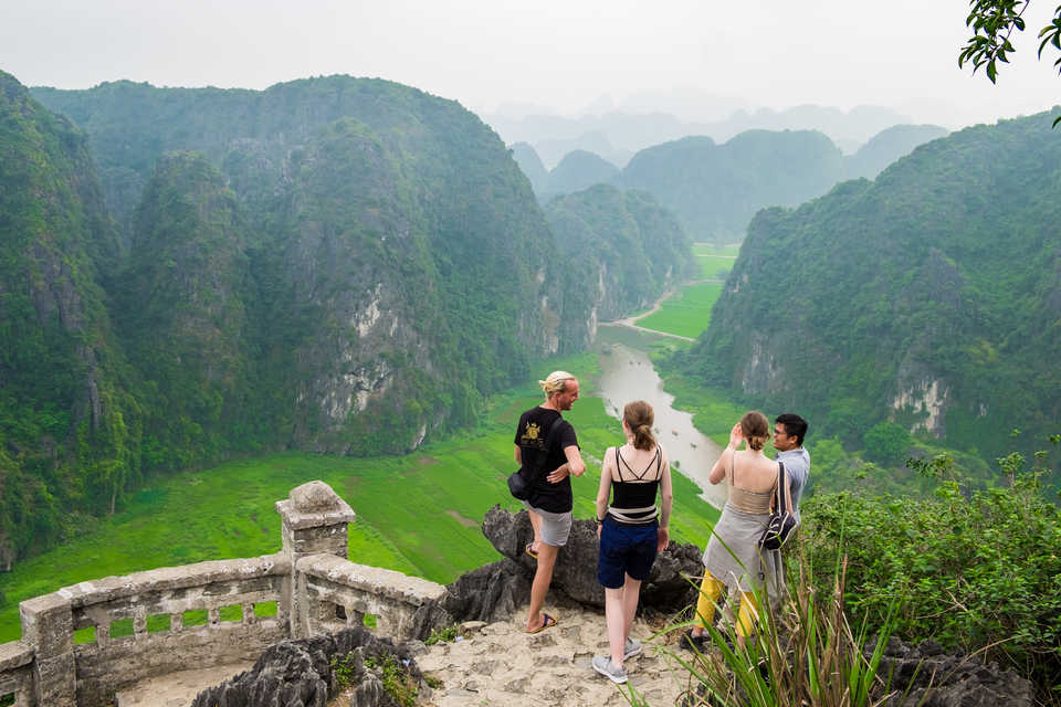 🏛️ Ninh Bình nổi tiếng về điều gì? 7 lý do hàng đầu để ghé thăm (Hướng dẫn năm 2026) 2 Ninh Bình nổi tiếng về điều gì?